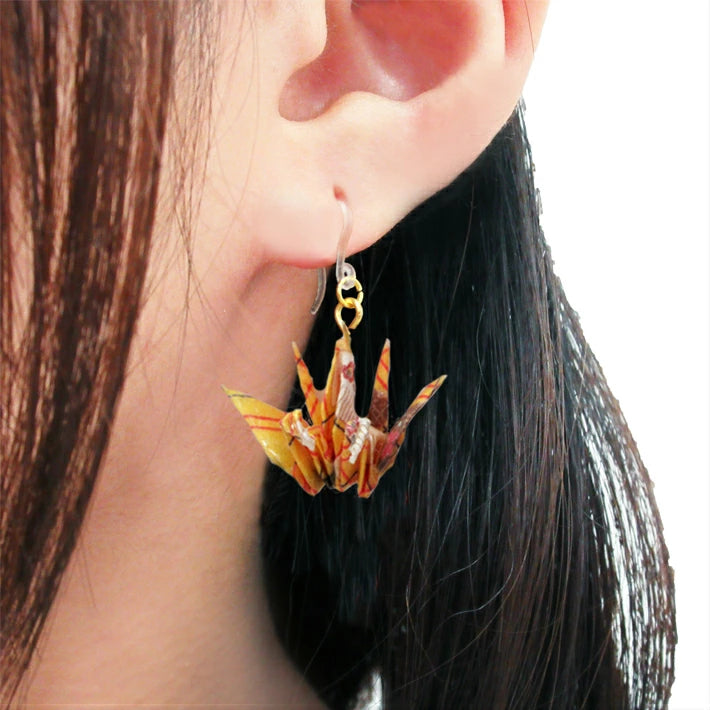 TSUNAGARUORIZURU ハンドメイドアクセサリー折鶴ピアス【妹背山・櫛柄黄】(妹背山 連鶴 折鶴 結婚式 アクセサリー 手作り ピアス TSUNAGARU ORIZURU 和雑貨 和小物 着物 浴衣 )