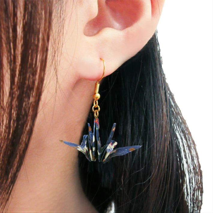 TSUNAGARUORIZURU ハンドメイドアクセサリー折鶴ピアス【妹背山・うさぎ柄紺】(妹背山 連鶴 折鶴 結婚式 アクセサリー 手作り ピアス TSUNAGARU ORIZURU 和雑貨 和小物 着物 浴衣)