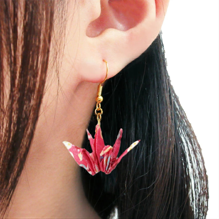 TSUNAGARUORIZURU ハンドメイドアクセサリー折鶴ピアス【妹背山・ピンク】(妹背山 連鶴 折鶴 結婚式 アクセサリー 手作り ピアス TSUNAGARU ORIZURU 和雑貨 和小物 着物 浴衣)